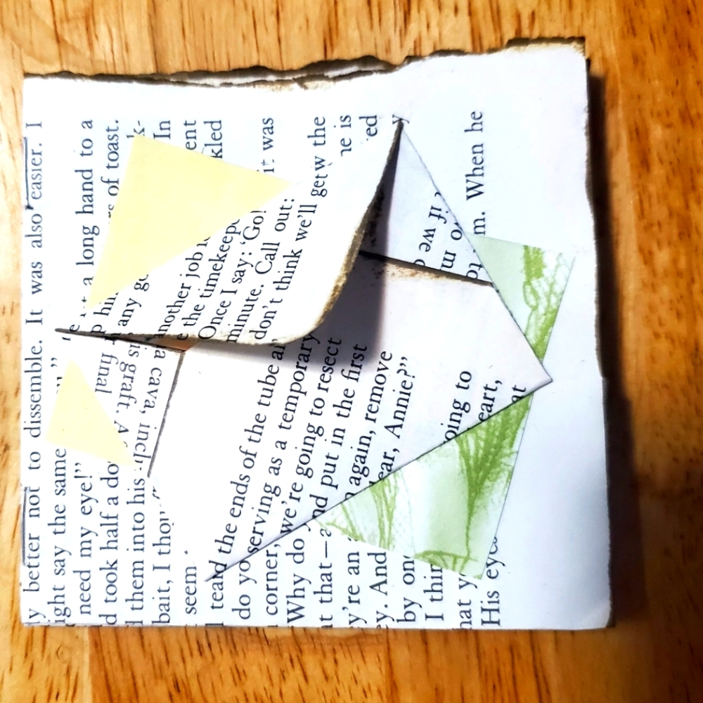 😀 HAND CRAFTED bookpage folio with ephemera
